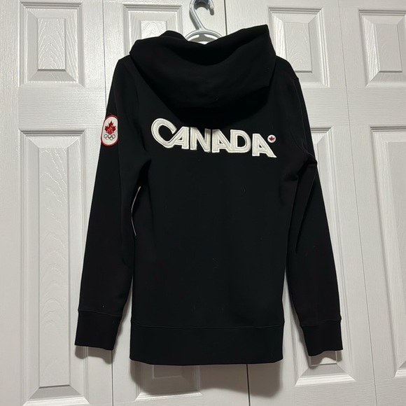 Women’s Canada 2010 Olympic sweater - Picture 2 of 2